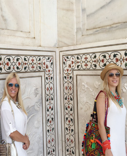 Gabriela, Sofia and Claudia in Taj Mahal, Agra