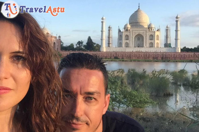 Angela and Jesus during Taj Mahal visit