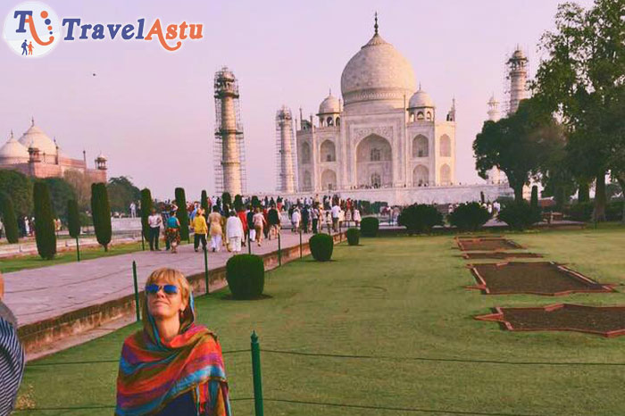 Gabriela at Taj Mahal Agra