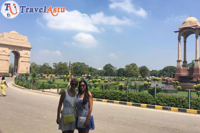 Elisabet and Maria from Spain in India Gate, Delhi with Travel Astu